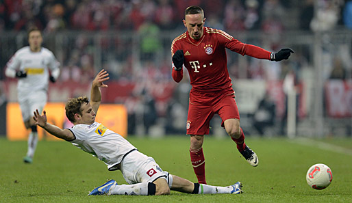 Franck Ribery (r.) wirbelte erneut über die linke Angriffsseite der Bayern. Dieses Mal war es allerdings Xherdan Shaqiri, der den Ausgleich besorgte