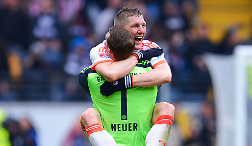 Matchwinner unter sich: Neben Schweinsteiger dürfen sich die Münchener vor allem bei Keeper Manuel Neuer bedanken, der den Sieg mit zwei ganz starken Paraden festhielt