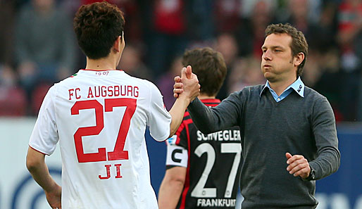 Nach dem Spiel wusste Augsburg-Coach Markus Weinzierl genau, bei wem er sich zu bedanken hatte. Ji spielte ganz stark und war Dreh- und Angelpunkt des Augsburger Offensivdrangs