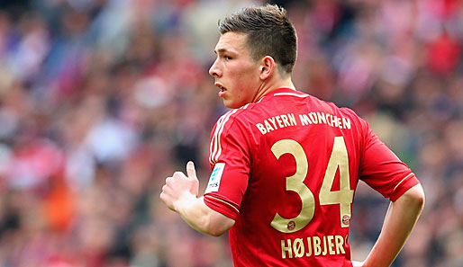 In der 71. Minute feiert Pierre-Emile Höjbjerg sein Pflichtspieldebüt. Mit 17,7 Jahren ist er der jüngste Debütant der Bayern-Geschichte