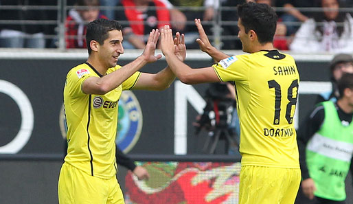 Durch einen weiteren Treffer von Henrikh Mkhitaryan (l.) konnten die Dortmunder am Ende aber doch noch jubeln. Durch seinen Doppelpack avancierte der Armenier zum Matchwinner für die Borussen