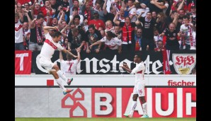 Back to the future? Harnik feiert das 2:0 mit Traore und in einem Paralleluniversum mit den VfB-Fans