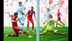 Auf den Oldie ist Verlass: Claudio Pizarro schnürt gegen seinen ehemaligen Verein innerhalb von nur vier Minuten einen Doppelpack und bringt die Bayern auf die Siegerstraße