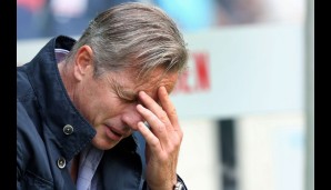 Hannover 96 - FC Schalke: 1:2: Böse Vorahnung? Jens Keller steht die Anspannung ins Gesicht geschrieben