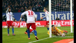 Der HSV setzt sogar noch einen drauf: Im Vier-gegen-Torwart stolpern sie den Ball an den Innenpfosten und erzwingen ein Eigentor von Raphael Wolf