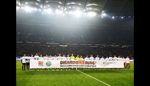 HAMBURGER SV - HERTHA BSC 0:1: Zusammenhalt statt Diskriminierung - am Integrations-Spieltag setzten die Teams vor Anpfiff ein klares Zeichen