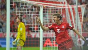 Und auch Thomas Müller weiß schon wieder wo das Tor steht: Er erzielte die Treffer drei und vier