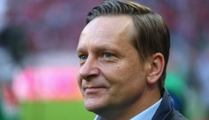 Schalke-Manager Horst Heldt auf die Frage, ob er Positives aus dem 2:3 gegen Leverkusen mitnehme: "Es ist jetzt nicht der Zeitpunkt, dass ich anfange, mich selbst zu belügen. Das kommt am Montag oder Dienstag."