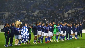 Mit breiter Brust und der Unterstützung der Fans gehen die Schalker Spieler ins Derby gegen Dortmund nächste Woche