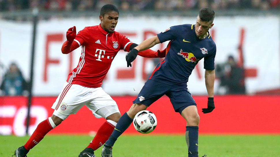 Douglas Costa (FC Bayern): Der Brasilianer war auffälligster Offensivakteur der Bayern und glänzte auch ohne direkte Torbeteiligung. Costa traf einmal den Pfosten und holte den Elfmeter zum vorentscheidenden 3:0 raus