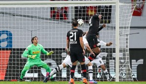 Doch aus dem Nichts besorgte Jonathan Tah mit seinem ersten Tor im Profibereich die Leverkusener Führung