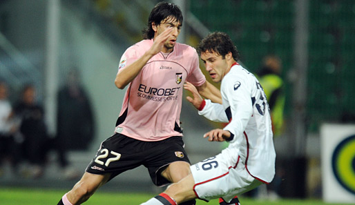 Kam 2009 für fast fünf Millionen Euro aus Argentinien und war zuletzt in die Serie A ausgeliehen: Franco Zuculini (r.) spielte für den FC Genua lediglich viermal