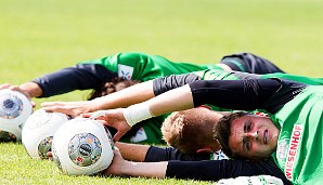Auch Sebastian Mielitz und seine Torhüter-Kollegen müssen ordentlich schwitzen. Aber schließlich will Werder die schlechte Vorsaison vergessen machen