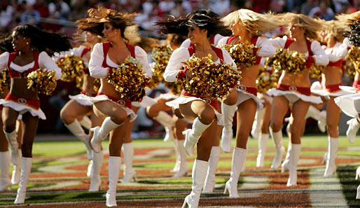 Die heißesten Cheerleader der NFL und NBA - Die San Francisco 49er Dancers wissen durch Synchronität zu überzeugen