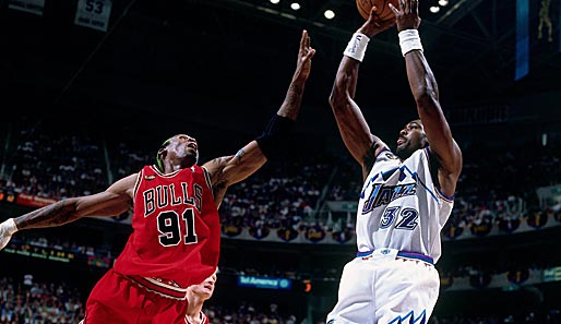 Beim Titelgewinn 1998 gegen die Utah Jazz absolvierte Rodman seine letzten Einsätze für die Bulls. Hier gegen "Mailman" Karl Malone