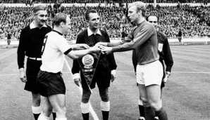 Die Mutter aller Rivalitäten: Zwar spielten Deutschland und England zuvor schon elfmal gegeneinander, aber 1966 sollte sich alles ändern. WM-Finale im Wembley Stadion!