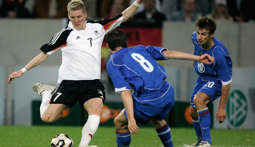 Vor dem Confed-Cup 2005 trafen sich Deutschland und Russland zu einem Freundschaftsspiel. Bastian Schweinsteiger markierte beide Treffer beim 2:2