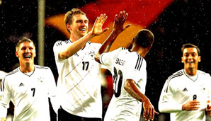 DEUTSCHLAND - IRLAND 3:0: Es ist geschafft! Die Mission WM-Titel führt die deutsche Nationalmannschaft nach Brasilien