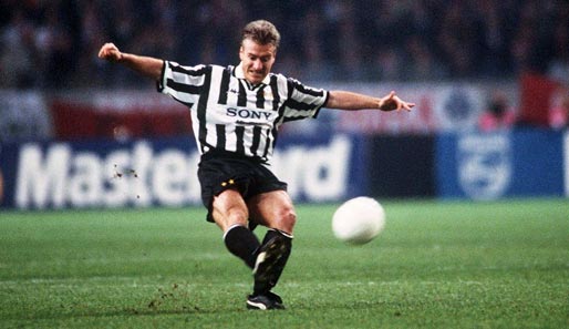 1994 wechselte er zu Juventus Turin in die Serie A und entwickelte sich zu einem absoluten Leistungsträger. 1996 gab es zum zweiten Mal den Champions-League-Pott