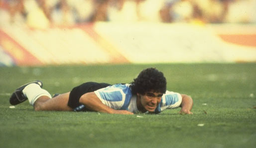 Oft genug sollte Maradona noch auf den Boden zurück geholt werden