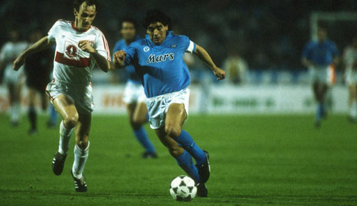 Mit dem SSC Neapel gewann er 1989 den UEFA-Cup gegen den VfB Stuttgart, zudem holte er mit Napoli zweimal den Scudetto