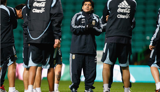 Sein erstes Spiel als Nationaltrainer fand in Schottland statt. Argentinien gewann mit 1:0