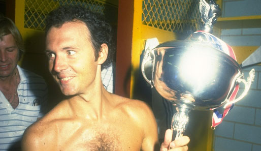 Auch FRANZ BECKENBAUER wurde zweifach ausgezeichnet: Der Kaiser gewann 1972 nach dem EM-Triumph und 1976 als Sieger im Landesmeister-Cup