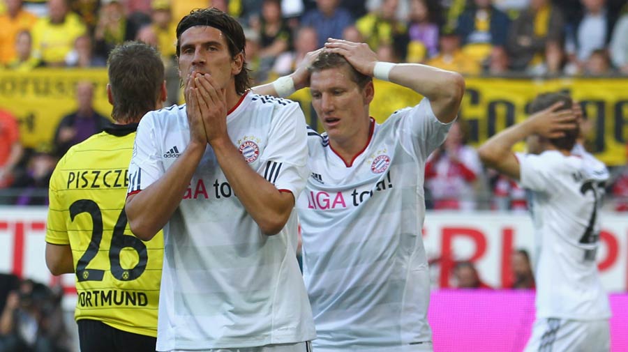 03.10.2010: Doch am 7. Spieltag der Saison 2010/11 ist es soweit. Die Bayern verlieren mit 0:2 in Dortmund, der erste Meistertitel des BVB seit langem nimmt seinen Lauf