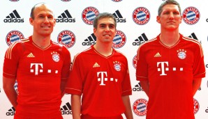 Zum 111-jährigen Geburtstag 2011 gönnte sich der FC Bayern ein rotes Trikot mit goldenen Adidas-Streifen. Im Finale dahoam brachte es kein Glück, dafür aber auf dem Weg zum Triple 2013