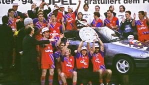 Von 1993 bis 1995 liefen die Bayern daheim in rot und blau auf. Größter Erfolg: Der Gewinn der Meisterschaft 1994 mit dem Kaiser als Trainer