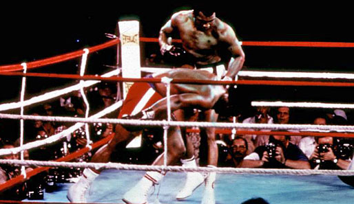 Foreman ging als ungeschlagener Champion und hoher Favorit gegen Ali in den Kampf. Foreman galt als Knock-Out-Maschine