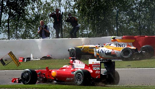 Die Formel 1 verabschiedet sich aus einer spektakulären Saison 2009. SPOX präsentiert die kuriosesten Momente und größten Aufreger