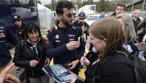 Während sich sein Teamkollege um die Pressemeute kümmerte, war Ricciardo für seine Fans da