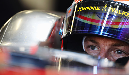 Jenson Button folgt ihm mit großem Abstand auf Platz 2. Nach dem WM-Sieg letztes Jahr mit Brawn steht der früher als mittelmäßig angesehene Engländer höher in der Gunst