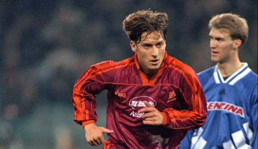 1996: Francesco Totti mit zarten 20 Jahren im UEFA-Cup-Viertelfinale gegen Slavia Prag. Damals noch ohne Happy End: Die Roma schied aus