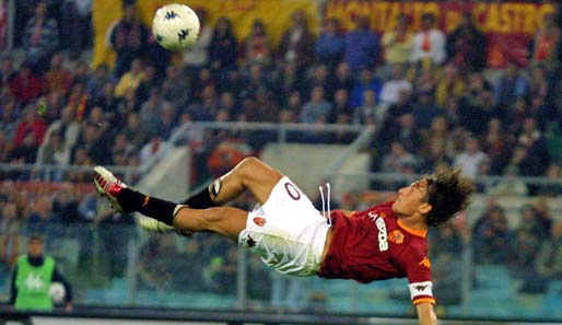 Fußballkunst pur - Francesco Totti in action
