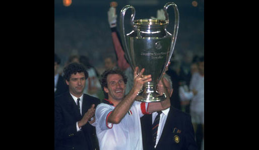 Baresi beim Sieg des Pokal der Landesmeister 1990 - insgesamt dreimal stand er mit dem AC Mailand auf Europas Thron (1989/1990/1994)