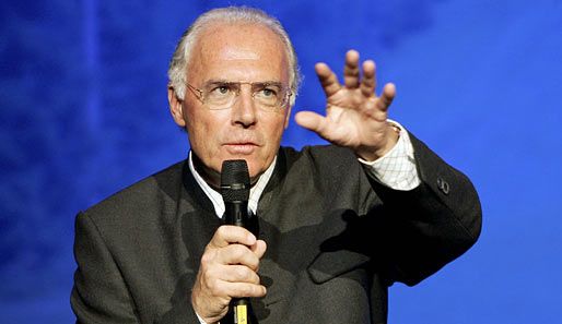 Franz Beckenbauer, der Visionär, feierte am 11. September 2012 seinen 67. Geburtstag. Hier gibt's die besten Bilder vom Kaiser persönlich