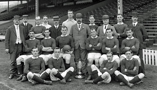 So sehen Sieger aus: Manchester Uniteds Team von 1909, das den FA-Cup gewann