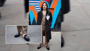 Hector Bellerin auf der Fashion Week 2018 in London. In einem Frauen-Pyjama. Und Schuhen von Gucci für 730 Euro. Sad