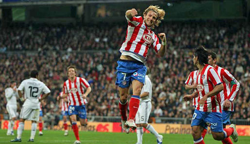 Platz 1: Diego Forlan - mit 32 Treffern sichert sich der Angreifer von Atletico Madrid zum zweiten Mal nach 2005 die begehrte Trophäe