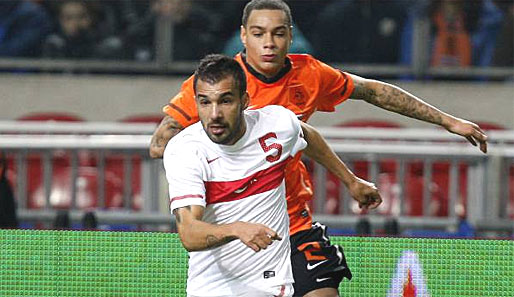 Der gebürtige Berliner Engin Baytar spielte für u.a. für Arminia Bielefeld und Gütersloh. Aktuell steht er bei Galatasaray unter Vertrag