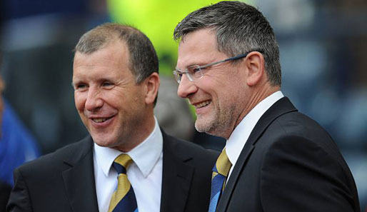 Stewart Regan (l.) hat seit dem 28. Juli 2010 das Sagen im schottischen Fußball. Nicht schlecht für jemanden, der einst in der Brauereiwirtschaft tätig war