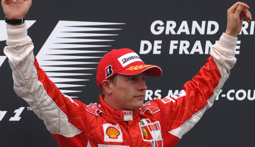 ...Ferrari, wo er bereits in seiner ersten Saison den Weltmeister-Titel gewinnt. In einem spannendem Finale setzt sich Räikkönen gegen die McLaren Piloten Fernando Alonso und Lewis Hamilton durch
