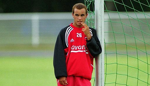 Hallo, ich bin neu hier. Landon Donovan im Sommer 2000 als blutjunger Amateur bei Bayer Leverkusen. Damals noch mit sattem Haarwuchs