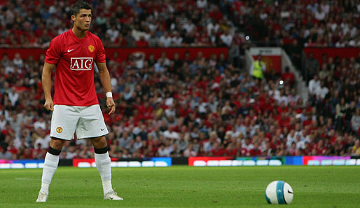 Einige Schritte zurück, einen zur Seite, Beine breit und Backen aufpusten. Auch im Halbfinale gegen Arsenal versenkte Ronaldo einen Freistoß