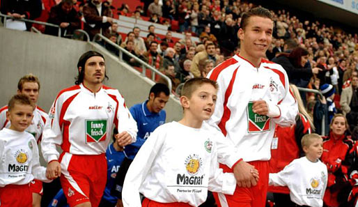 Da isser schon groß: Am 22. November 2003 gab der damals 18-Jährige gegen den Hamburger SV sein Pflichtspieldebüt für den 1. FC Köln in der Bundesliga...