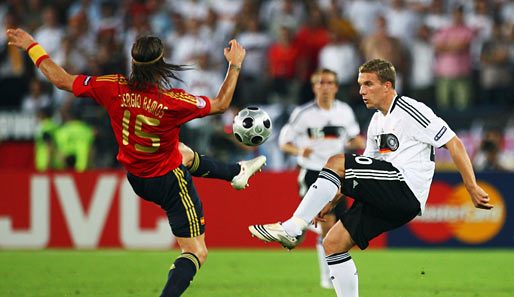 Nur im Nationaltrikot war hin und wieder noch der "alte" Poldi zu sehen - so auch bei der EM 2008. Die 0:1-Finalniederlage gegen Spanien konnte jedoch auch er nicht verhindern