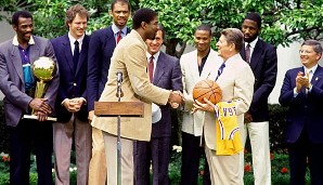 Fünf Mal wurden die Lakers mit Magic NBA-Champion. Einen Besuch bei Präsident Ronald Reagan (1985) gab es gratis dazu