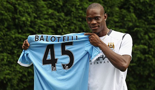 Im August 2010 wechselte Balotelli zu Manchester City und ist seitdem wieder mit seinem Entdecker Roberto Mancini vereint